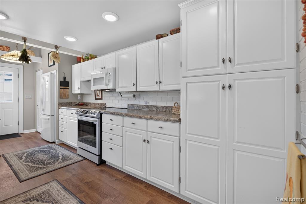 75 W Burdick Street, Oxford, MI 48371 — Photo 22