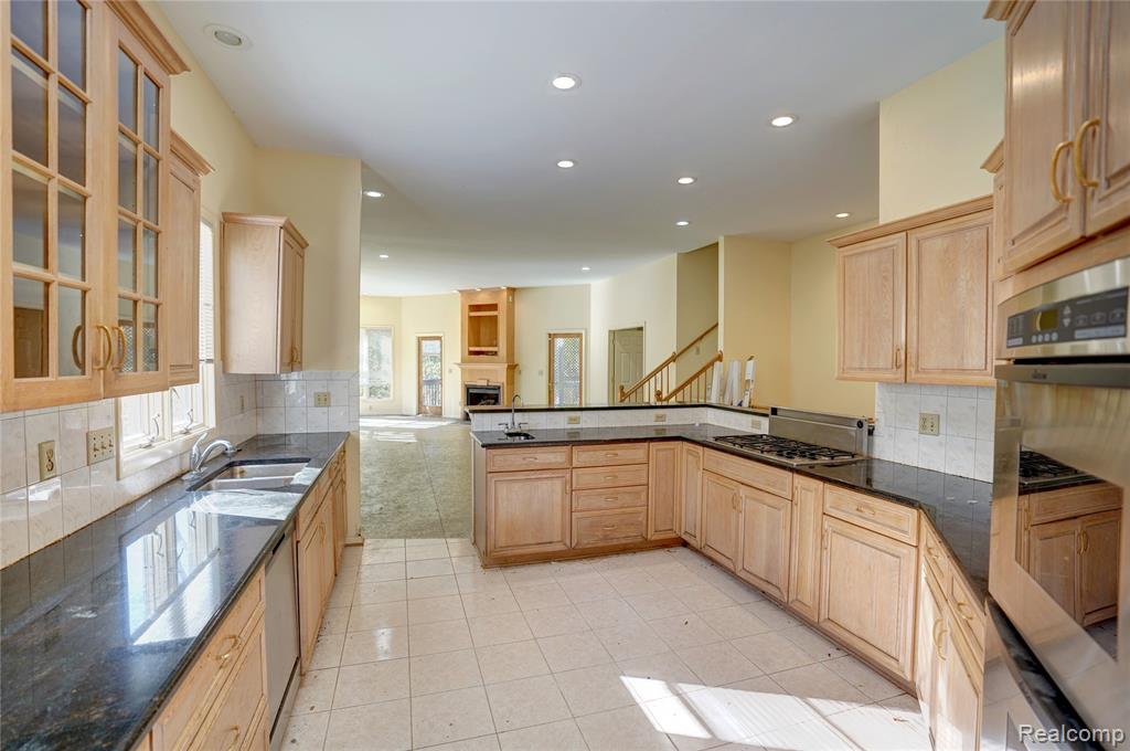 5166 Warwick Woods Trail, Grand Blanc, MI 48439 — Photo 11