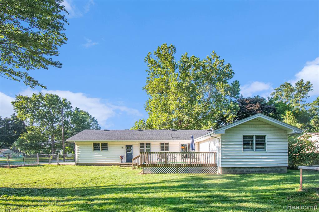 437 E Main Street, Vernon, MI 48476 — Photo 21