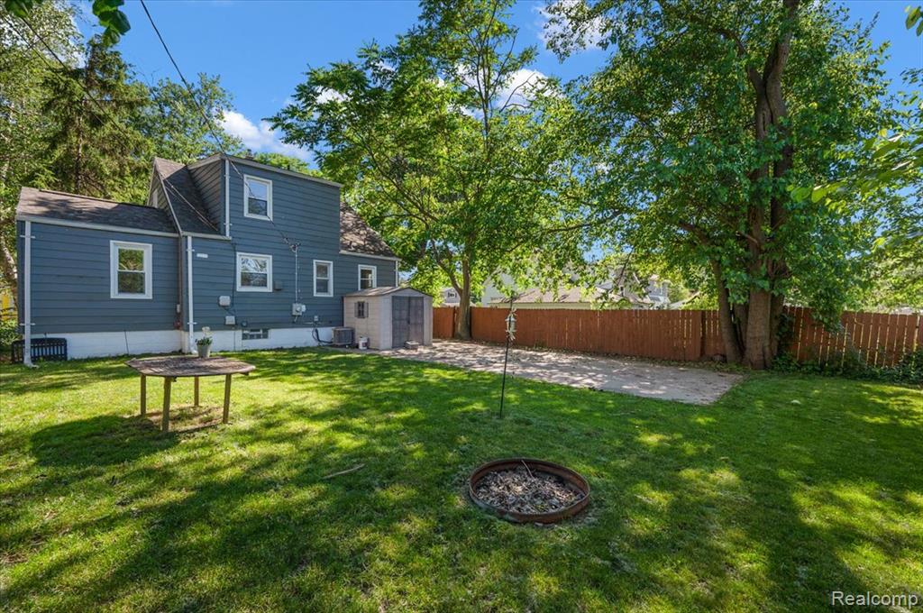 136 W Elza Avenue, Hazel Park, MI 48030 — Photo 34