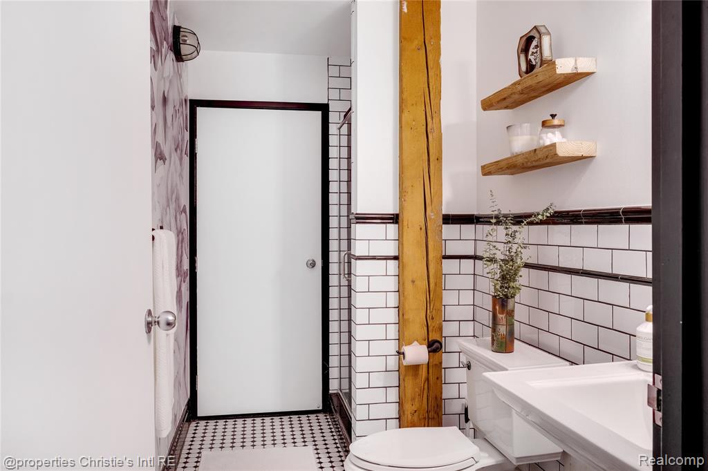 6533 E Jefferson, 427, Detroit, MI 48207 — Photo 13