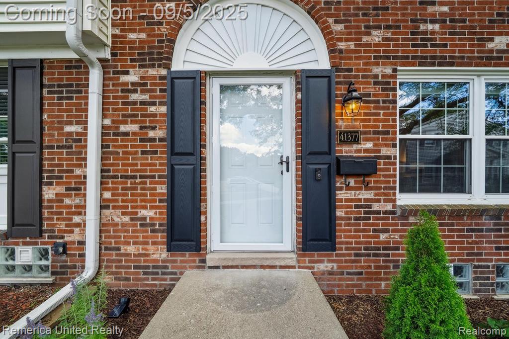 41377 Leidel Court, Northville, MI 48167 — Photo 2