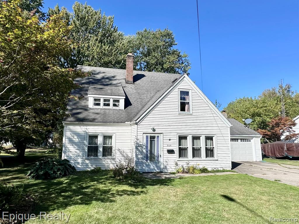 305 N Kennefic Street, Yale, MI 48097 — front exterior