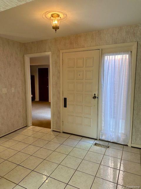 3045 LINDENWOOD Drive, 108, Dearborn, MI 48120 — Photo 8