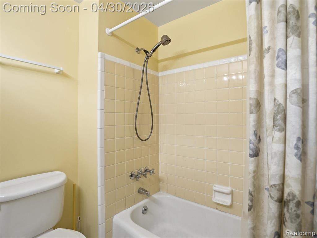 21222 Larkspur Street, Farmington, MI 48336 — Photo 24