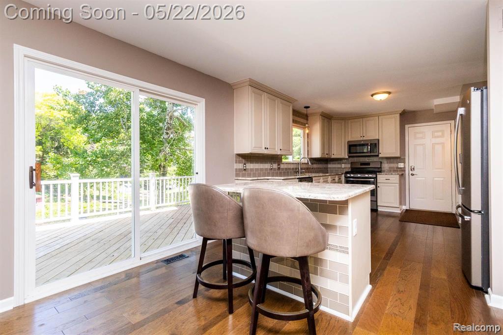1398 BEAVERBROOK Drive, Holly, MI 48442 — Photo 22