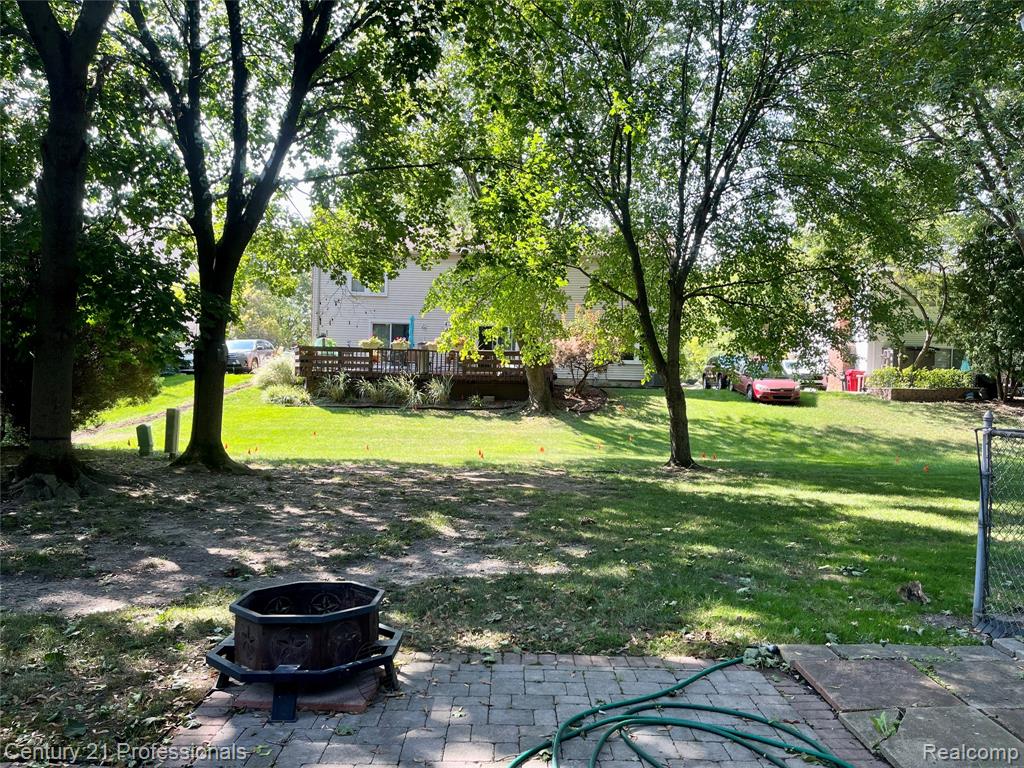 5720 Beauchamp, West Bloomfield, MI — Photo 35