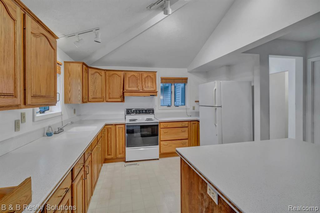 7493 S SAGINAW Street, New Lothrop, MI 48460 — Photo 13