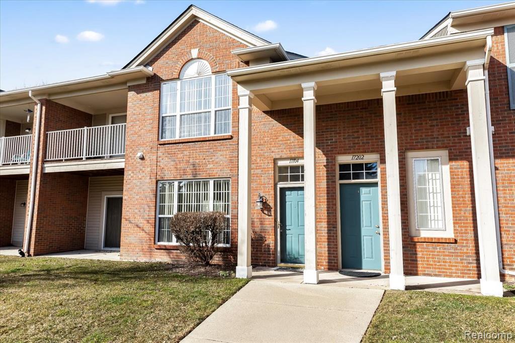 17104 Chesapeake Circle, Walled Lake, MI 48390 — Photo 22