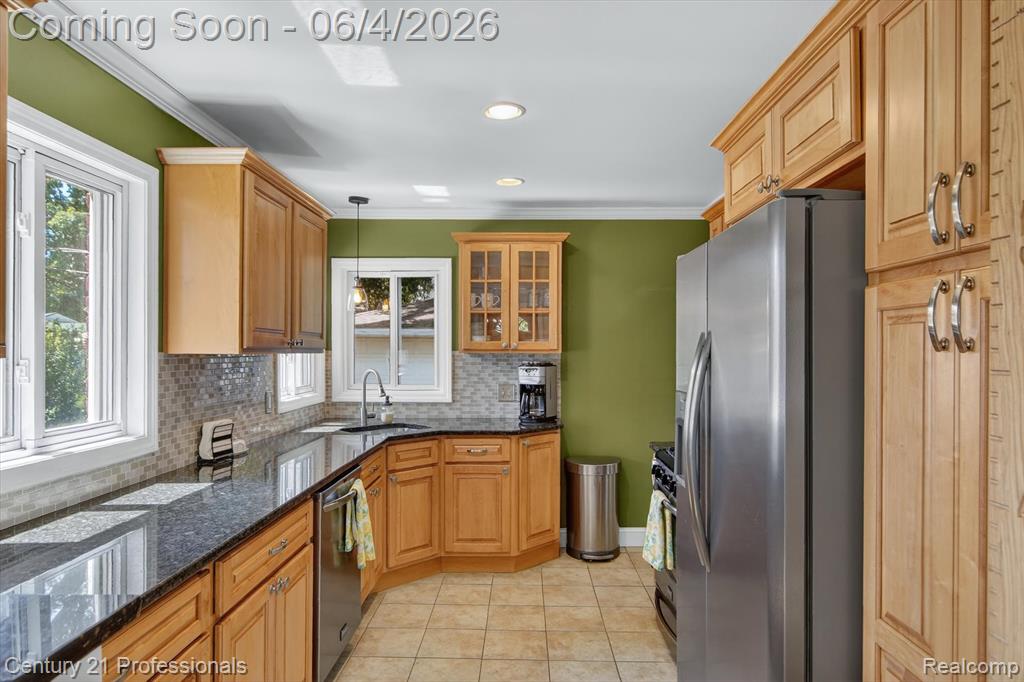 31772 Folkstone Drive, Farmington, MI 48336 — Photo 11