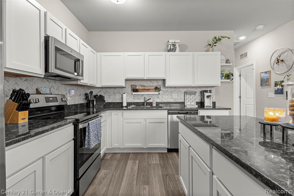 9781 Ridge Run Street, 70, Howell, MI 48855 — Photo 11