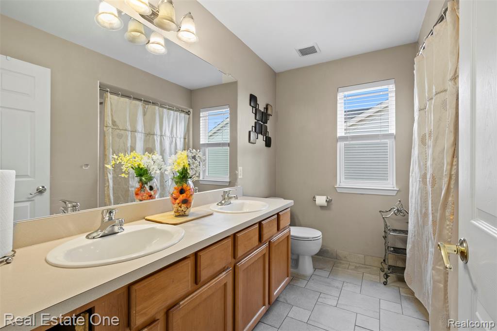 43275 Pond Bluff Drive, Belleville, MI 48111 — Photo 19