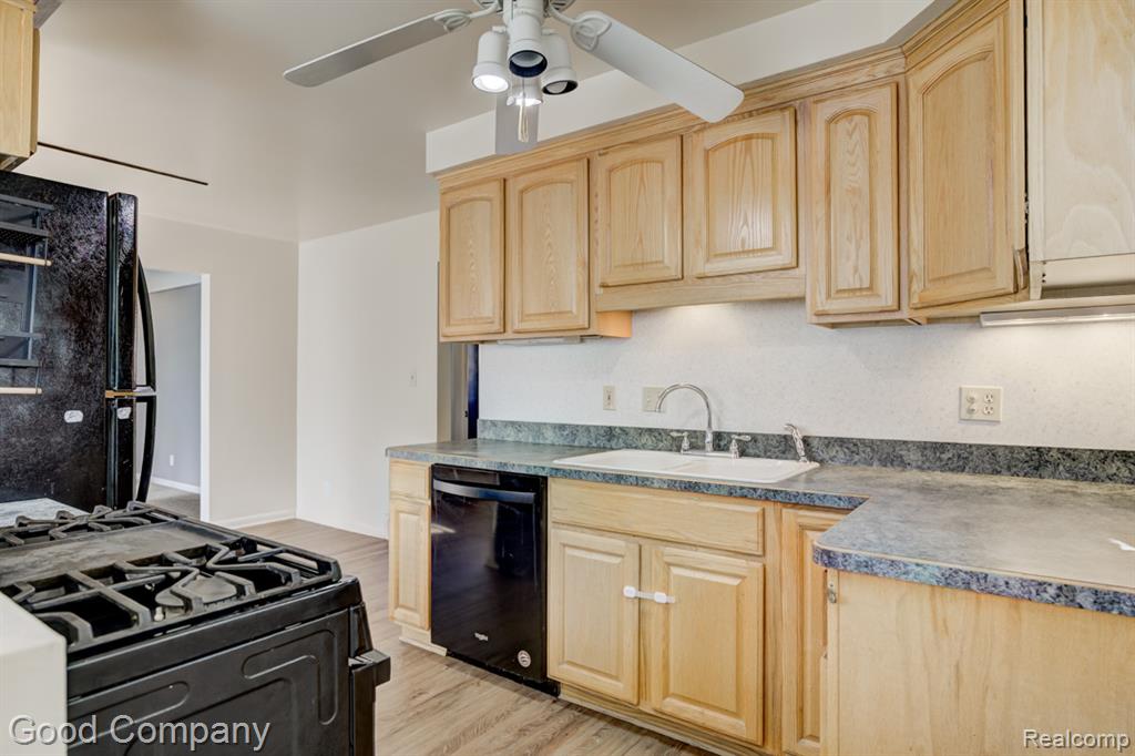 8961 Laurence Avenue, Allen Park, MI 48101 — Photo 12
