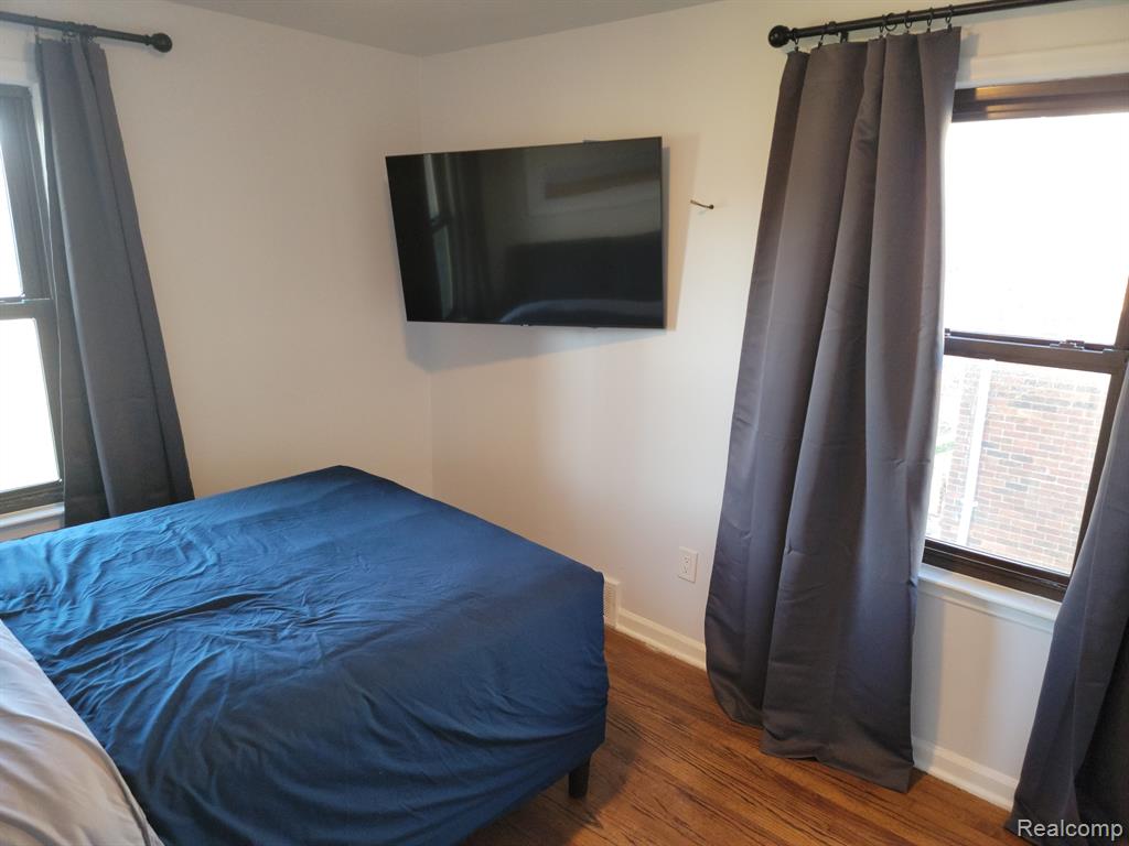 614 E 13 MILE Road, Royal Oak, MI 48073 — Photo 19