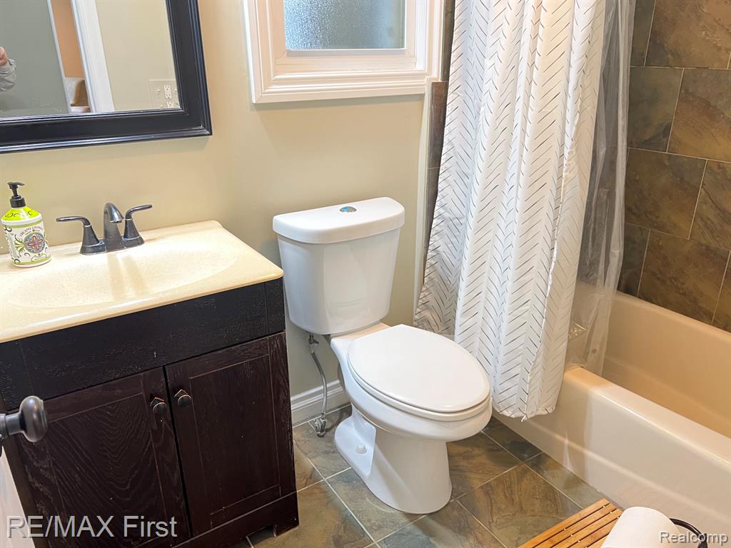 908 Marywood Drive, Royal Oak, MI 48067 — Photo 16