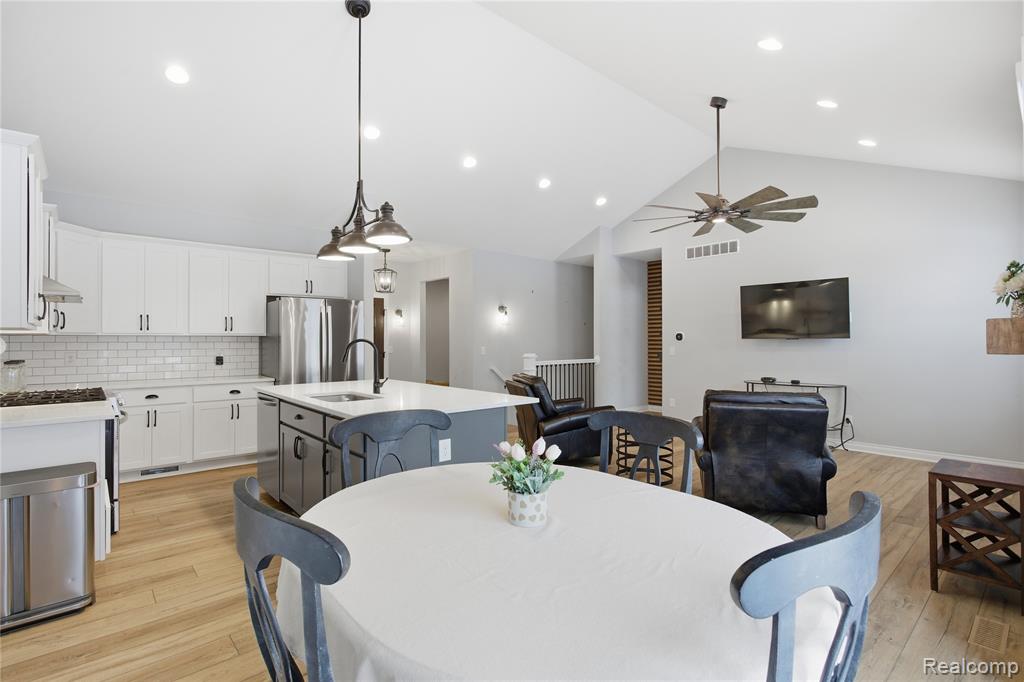 12425 Wolfberry Court, Fenton, MI 48430 — Photo 14