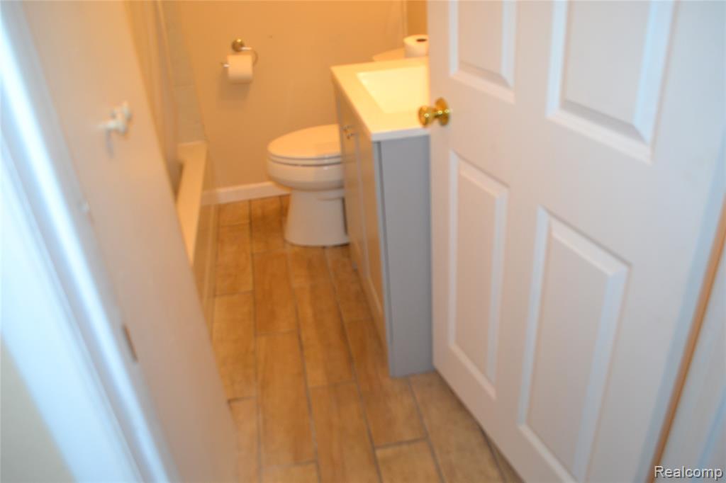 5084 Lennon Road, Flint, MI 48507 — Photo 16