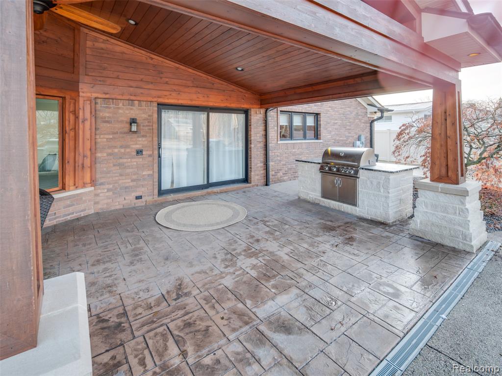 23750 E River Road, Grosse Ile, MI, 48138