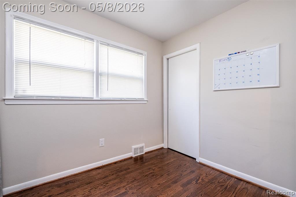 8796 Saratoga Street, Oak Park, MI 48237 — Photo 23