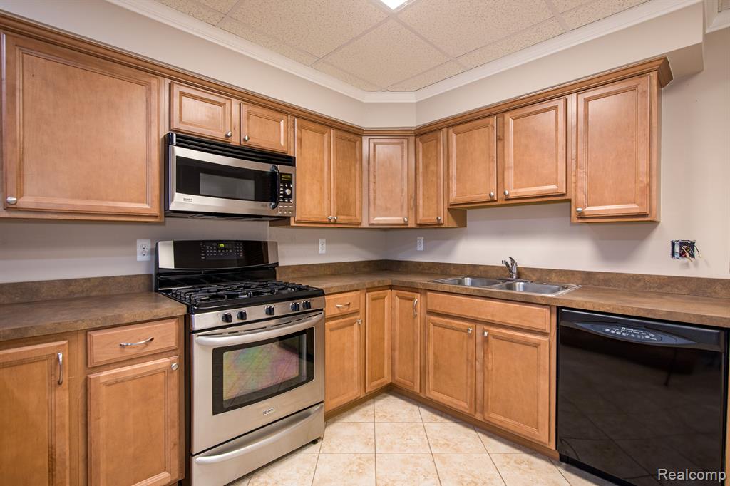 61491 CROWN POINT Drive, Washington, MI — Photo 30