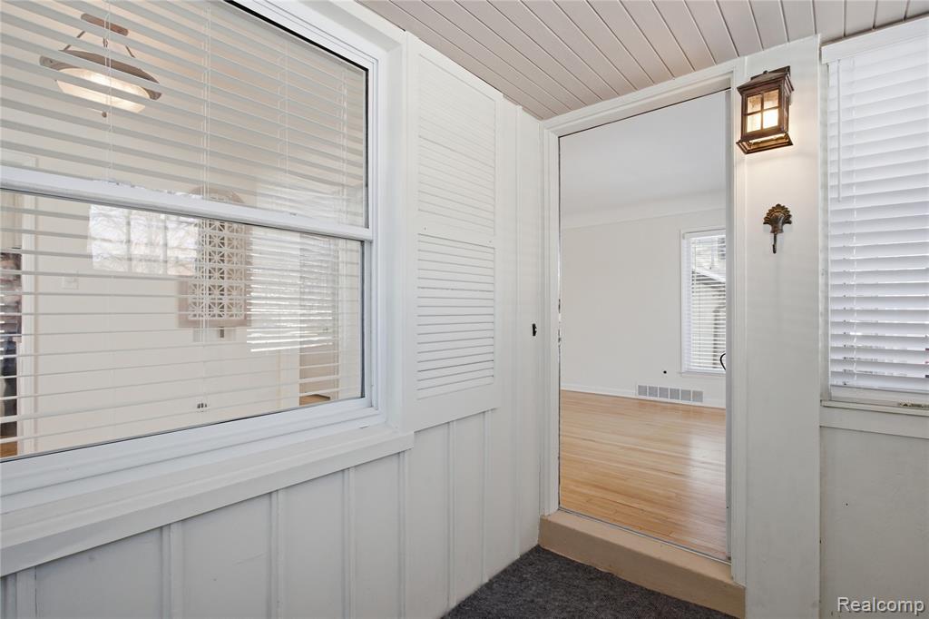 929 Larkmoor Boulevard, Berkley, MI 48072 — Photo 2