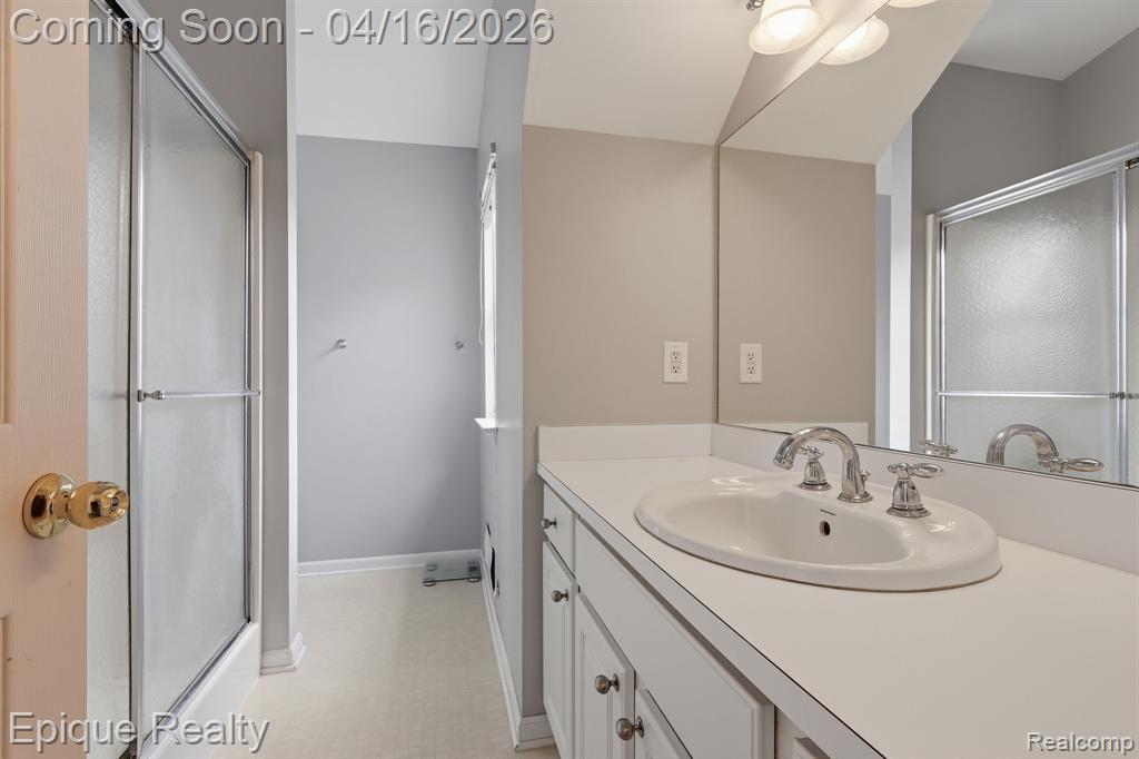 76 Carriage Lane Court Court, Oxford, MI 48371 — Photo 21
