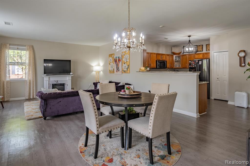 47543 PEMBROKE Drive, Canton, MI 48188 — Photo 26