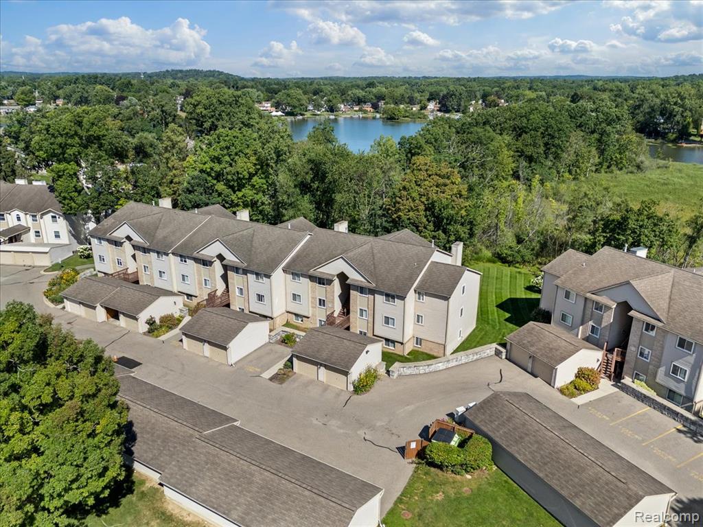 4884 Ashley Lane, Waterford, MI 48329 — Photo 41