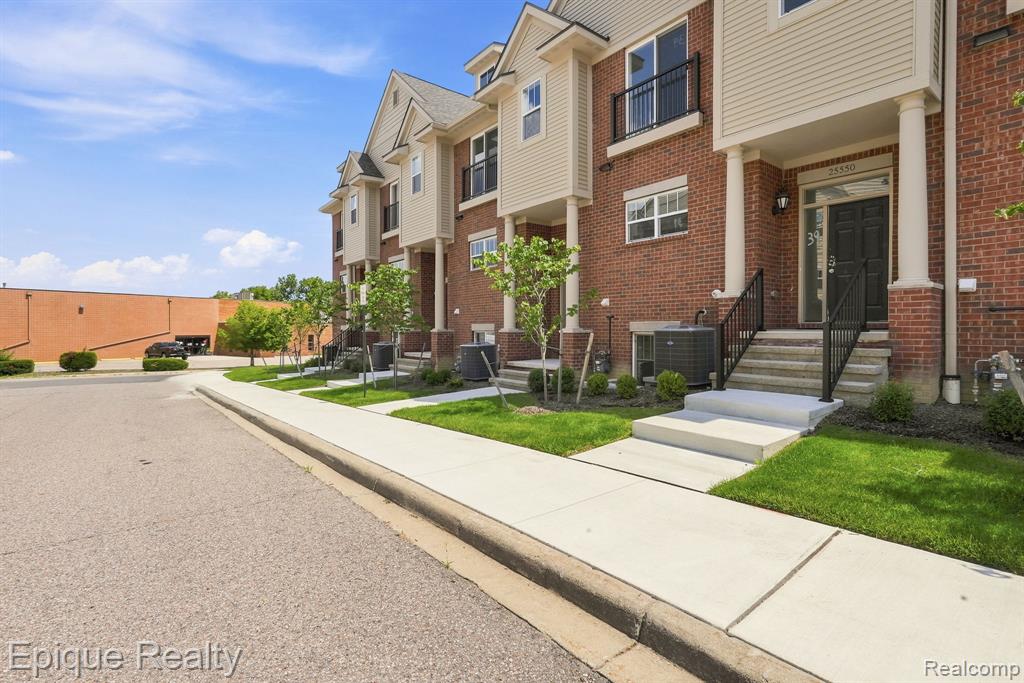 25558 Grandview Lane, 38, Novi, MI