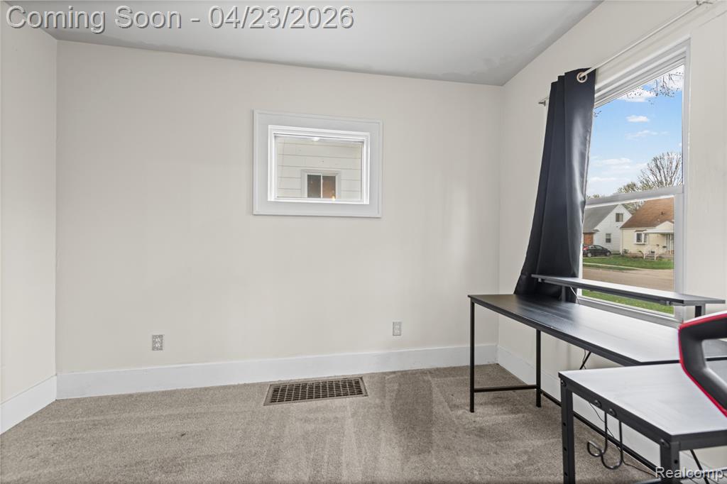 23392 Cayuga Avenue, Hazel Park, MI 48030 — Photo 13