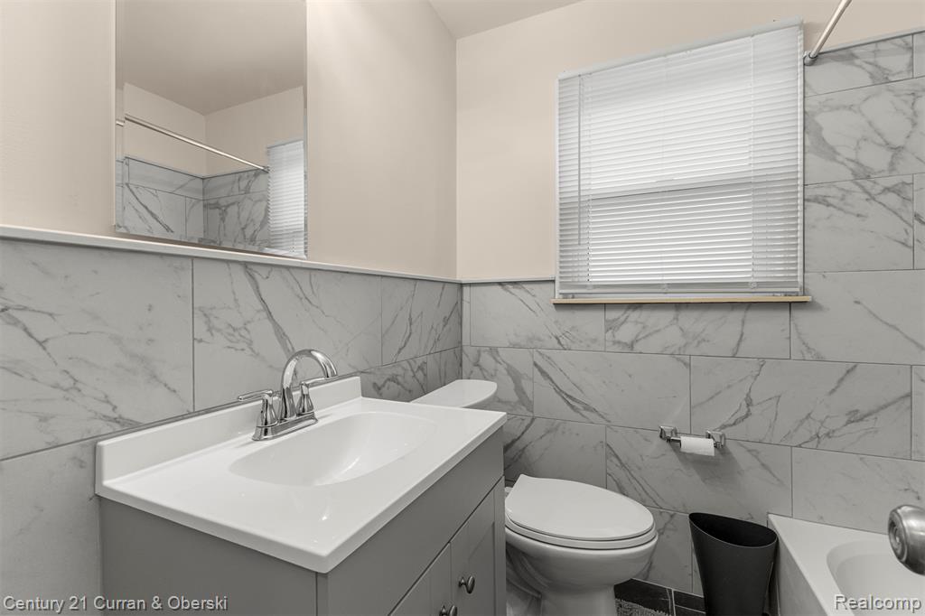 7609 Stout, Detroit, MI 48228 — Photo 16