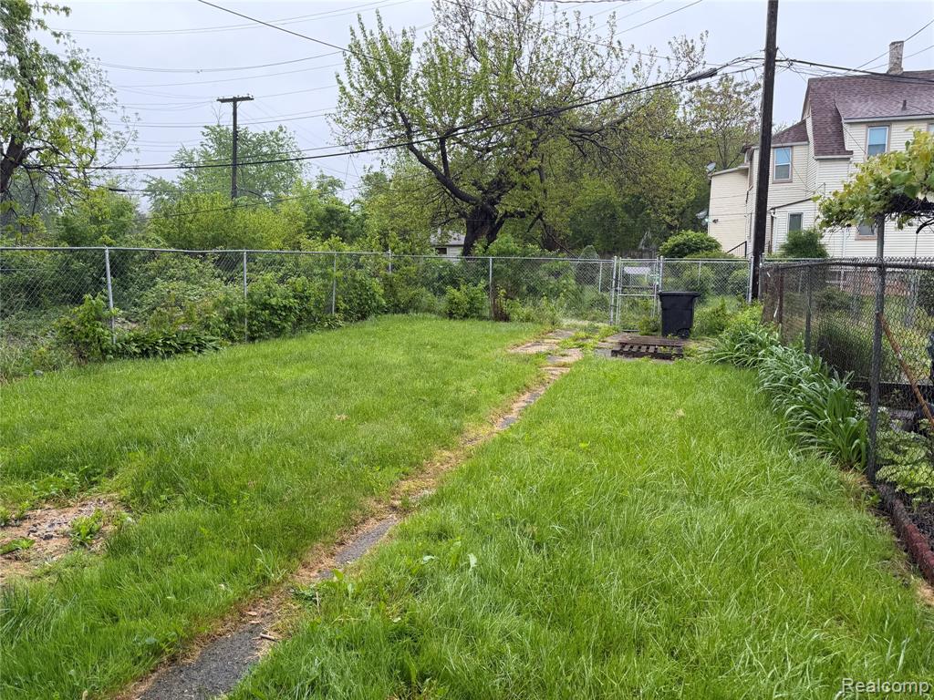 7743 E Canfield Street - Photo 3