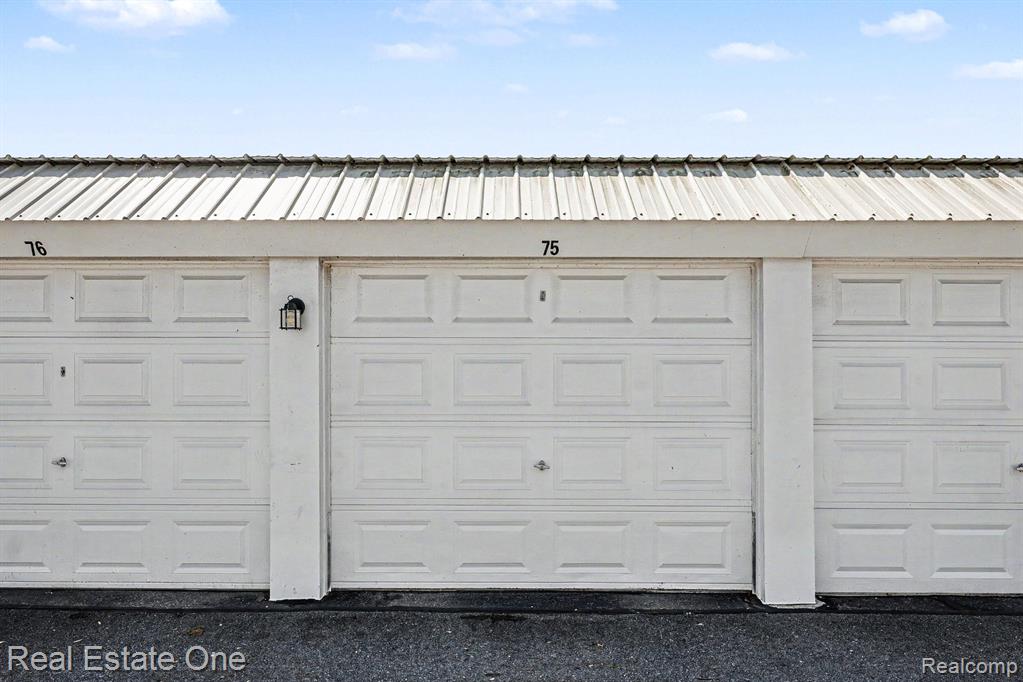 50514 Bay Run N, New Baltimore, MI 48047 — Photo 17