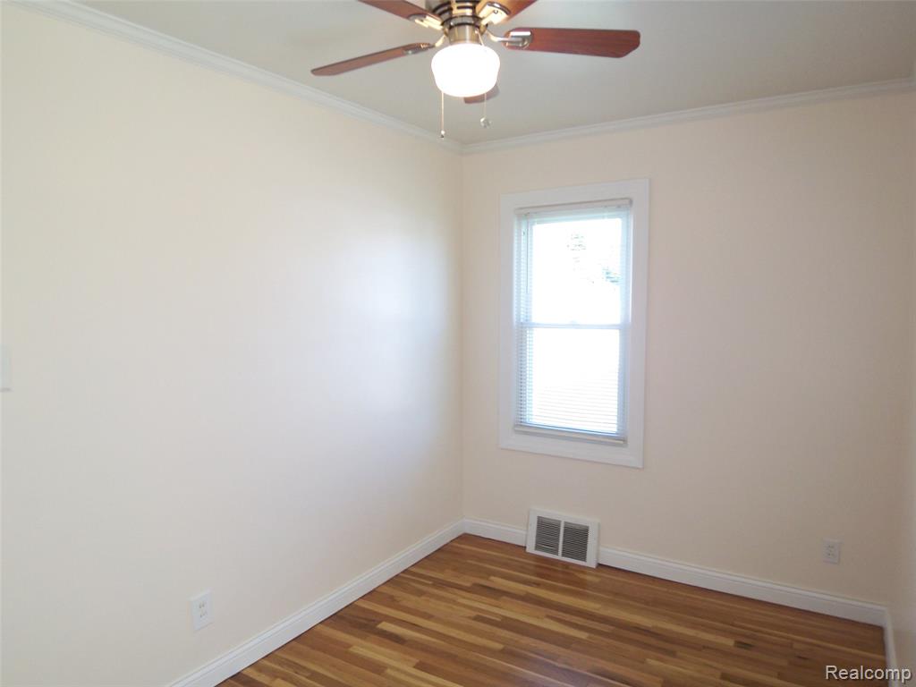 8269 Sterling, Center Line, MI 48015 — Photo 18