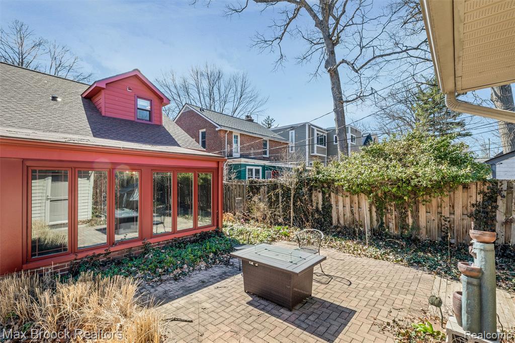 49 AMHERST Road, Pleasant Ridge, MI — Photo 32