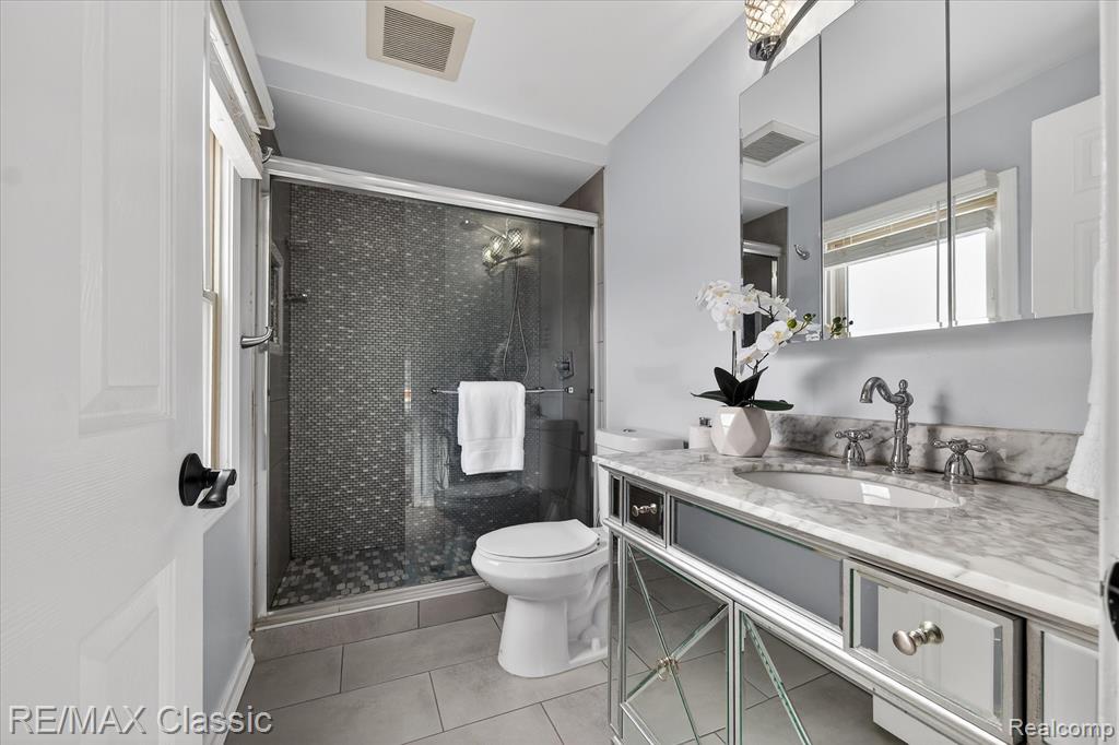 9377 Pineview Drive, Plymouth, MI 48170 — Photo 25