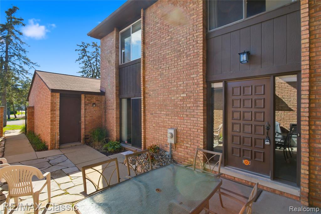 3961 Chablis Street, West Bloomfield, MI 48323 — Photo 42