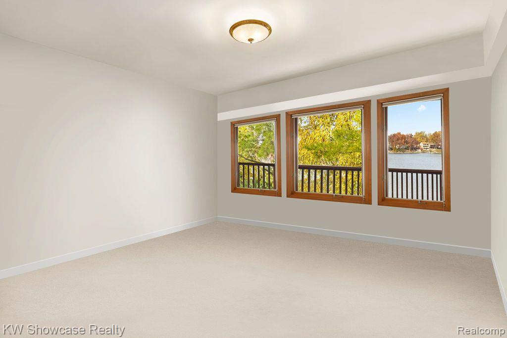 8579 PINE COVE Drive, Commerce Twp, MI 48382 — Photo 50