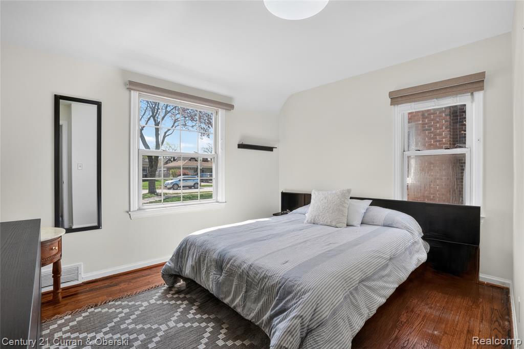 5 Barclay Court, Dearborn, MI 48126 — Photo 18