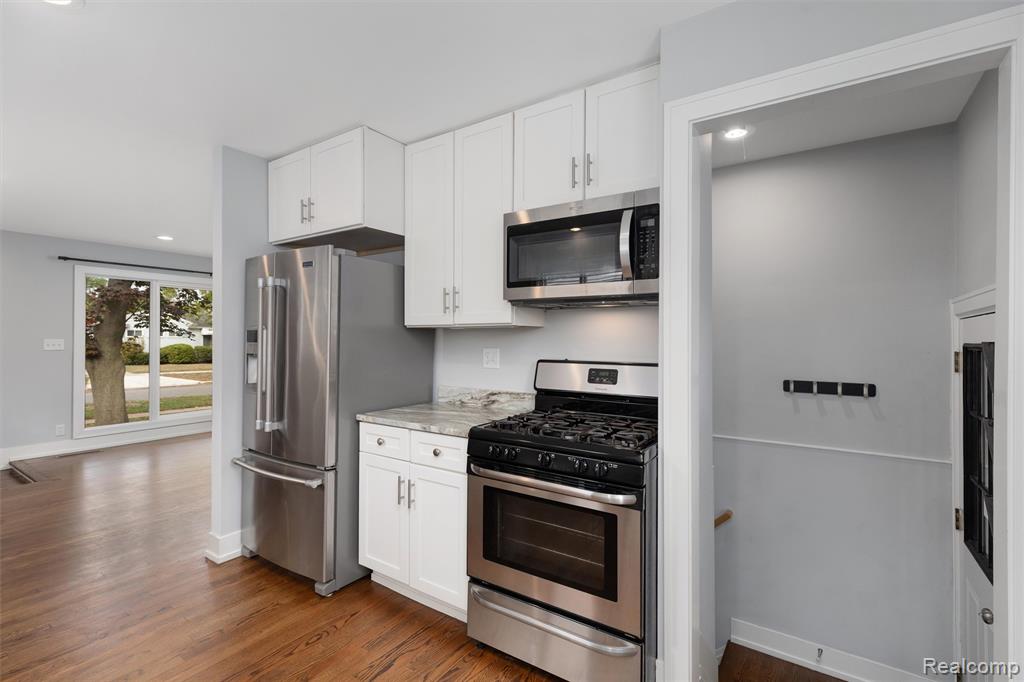 622 N Wilson Avenue, Royal Oak, MI 48067 — Photo 8