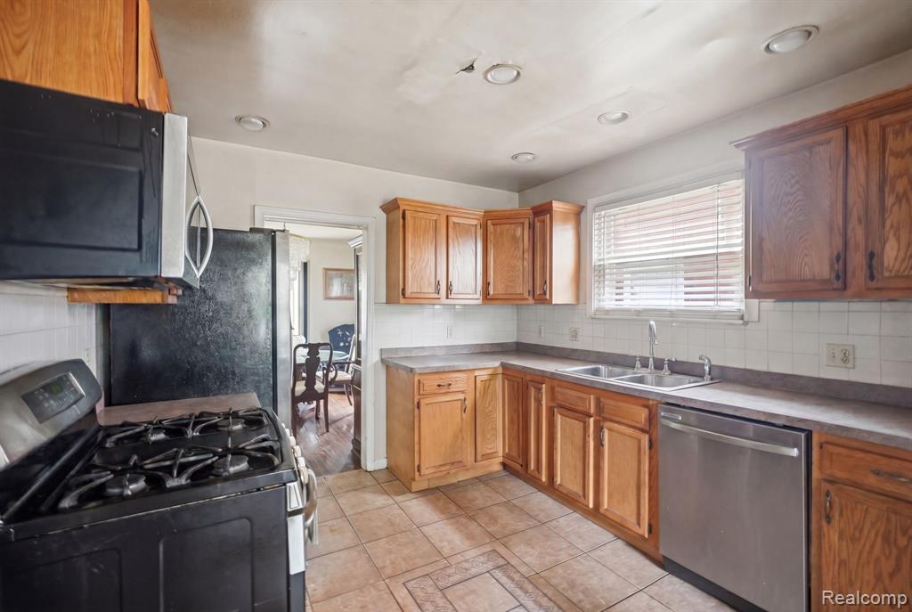 5566 W Outer Drive, Detroit, MI 48235 — Photo 5