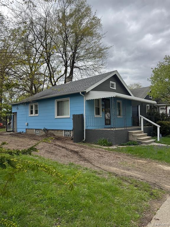 451 W GEORGE Avenue, Hazel Park, MI 48030 — Photo 2