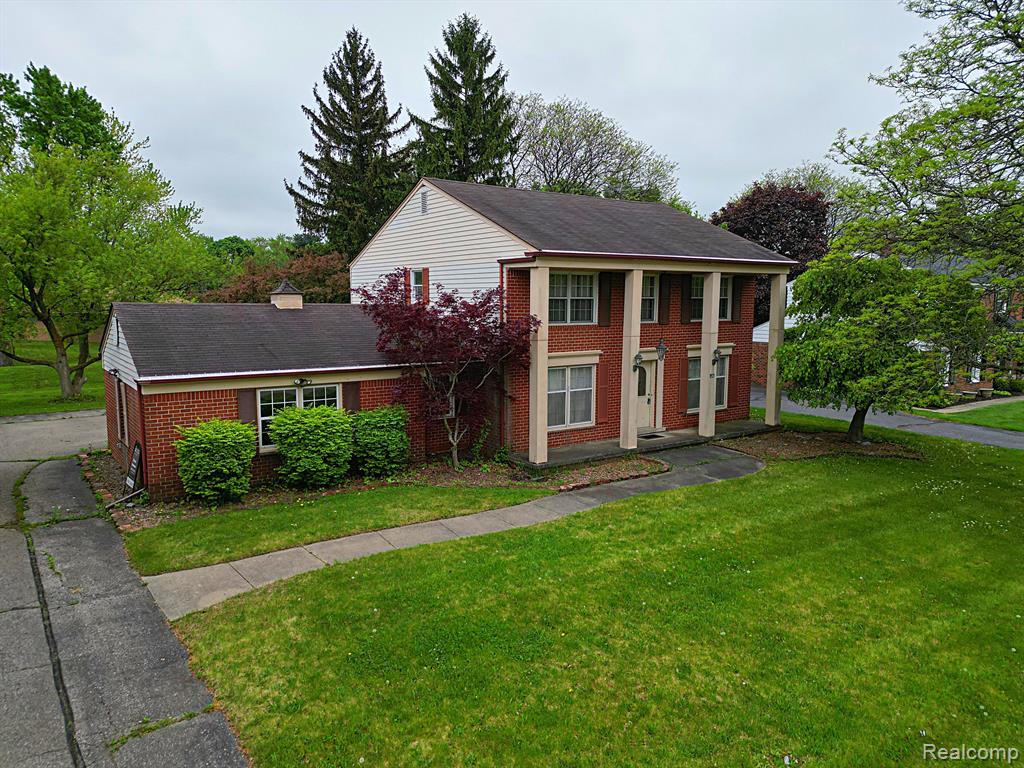 4003 OLD DOMINION Drive, West Bloomfield, MI 48323 — front exterior