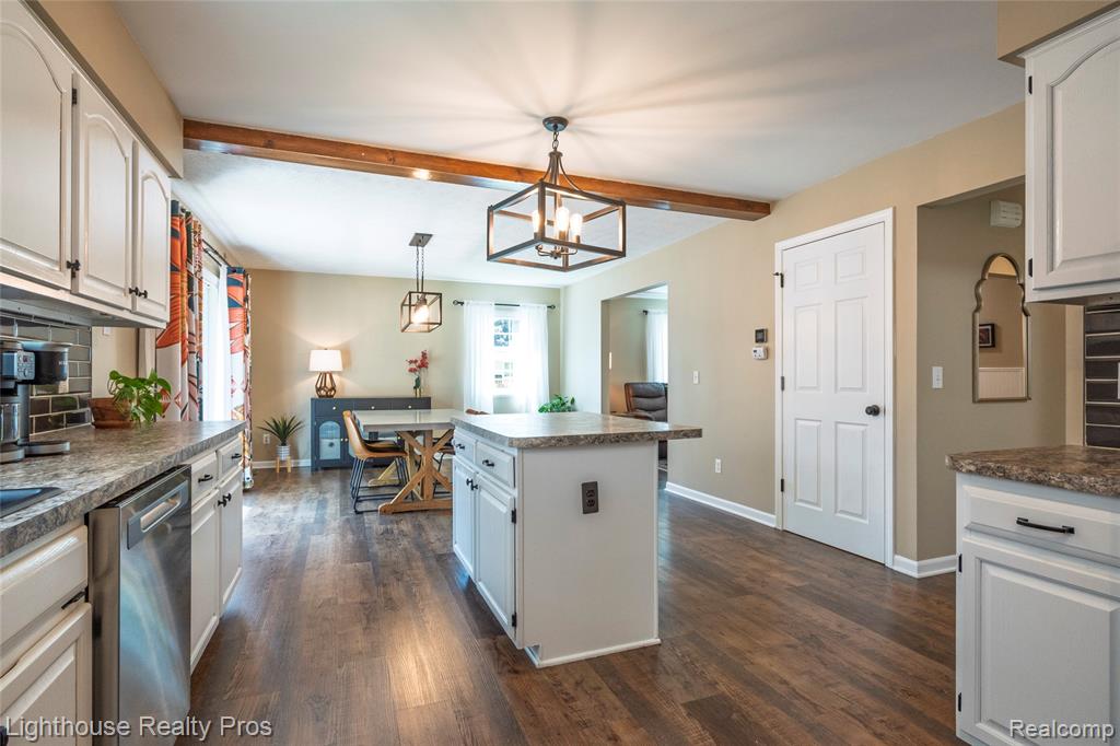6713 Cheddar Valley Drive, Brighton, MI 48116 — Photo 14