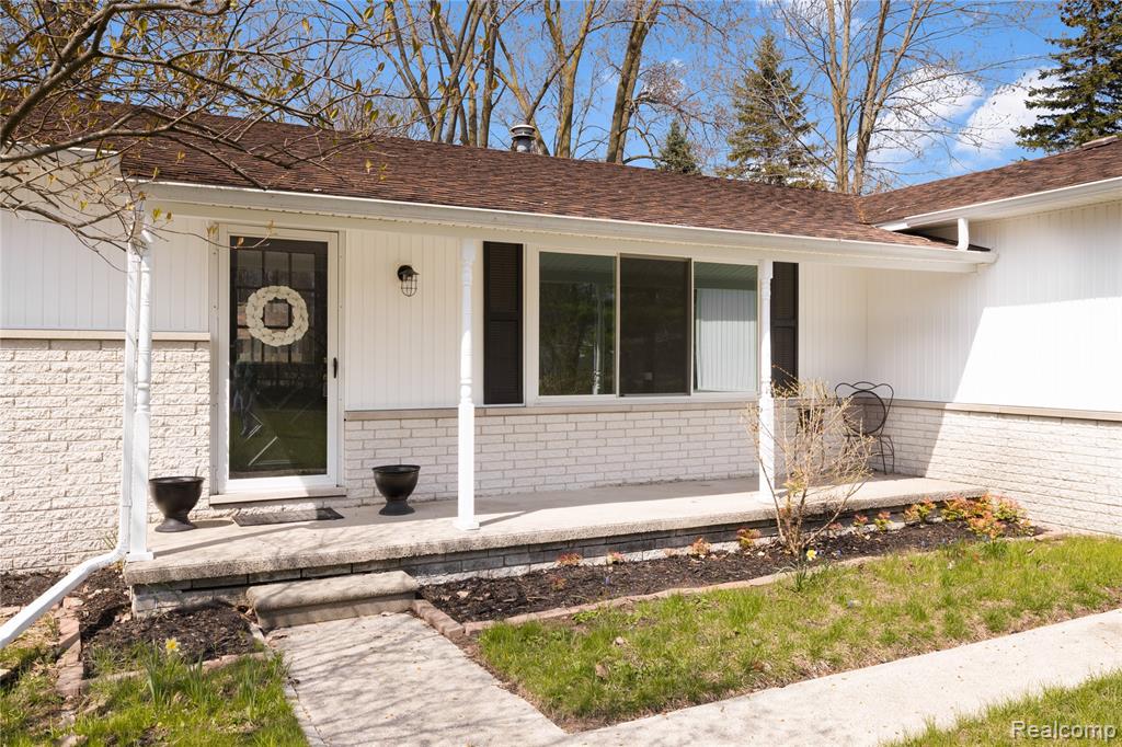5837 Lakeshore Road, Fort Gratiot, MI 48059 — Photo 4