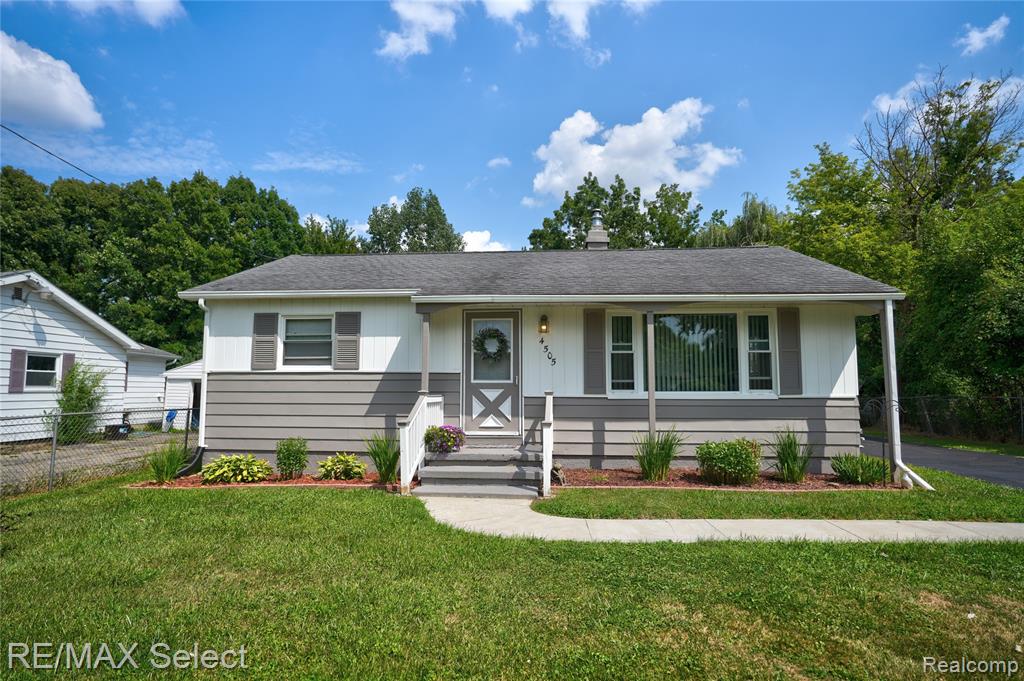 4505 Sheldon Lane, Flint, MI 48507 — Photo 2