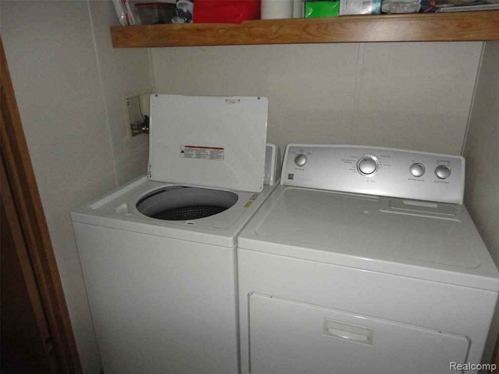 415 Midlands, Temperance, MI 48182 — Photo 4