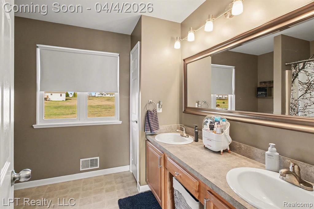6632 Hanna Court, Byron, MI 48418 — Photo 16