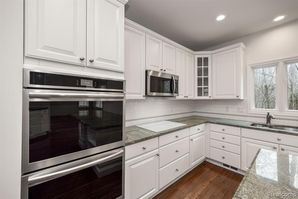 7258 CRACKLING CREEK Circle, West Bloomfield, MI — Photo 12