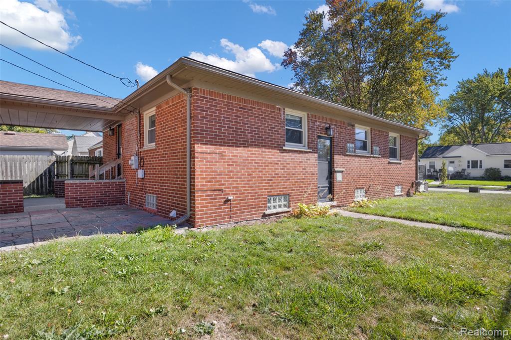 505 E Meyers Avenue, Hazel Park, MI 48030 — Photo 42